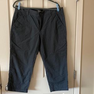 Eddie Bauer Capris with slim cargo pocket